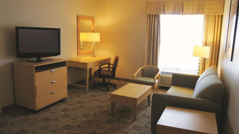 <b>La Quinta Inn & Suites Tucumcari Suite</b>. Images powered by <a href="https://iceportal.shijigroup.com/" title="IcePortal" target="_blank">IcePortal</a>.