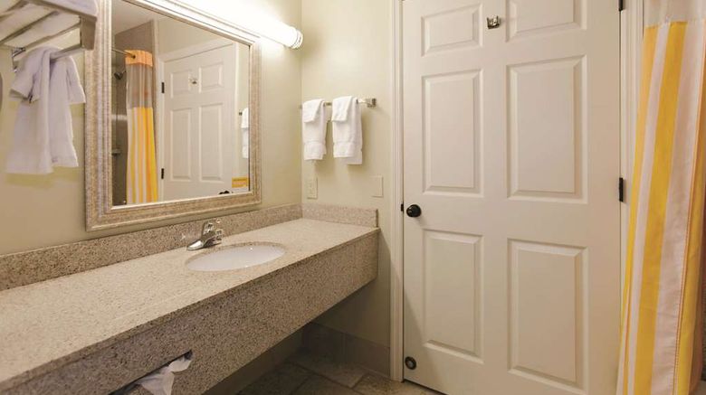 <b>La Quinta Inn & Suites Panama City Beach Room</b>. Images powered by <a href="https://iceportal.shijigroup.com/" title="IcePortal" target="_blank">IcePortal</a>.