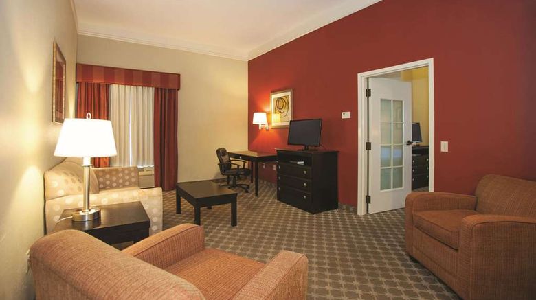 <b>La Quinta Inn & Suites Panama City Beach Suite</b>. Images powered by <a href="https://iceportal.shijigroup.com/" title="IcePortal" target="_blank">IcePortal</a>.
