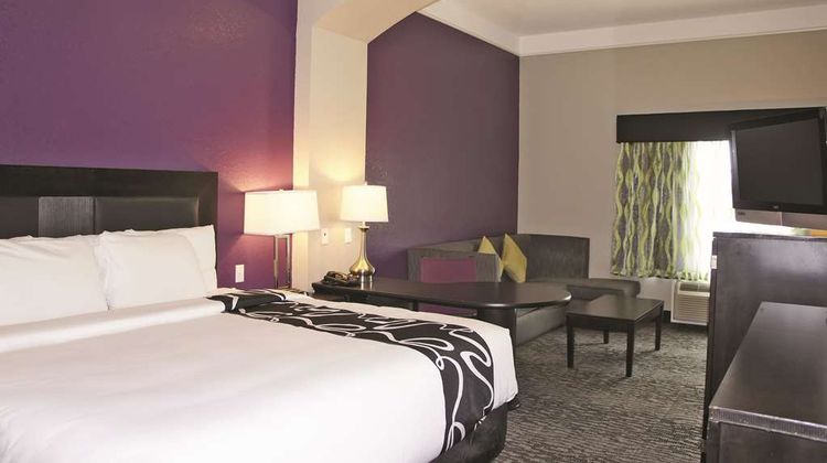 La Quinta Inn & Suites Pearland Room