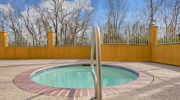 La Quinta Inn & Suites Pearland Pool