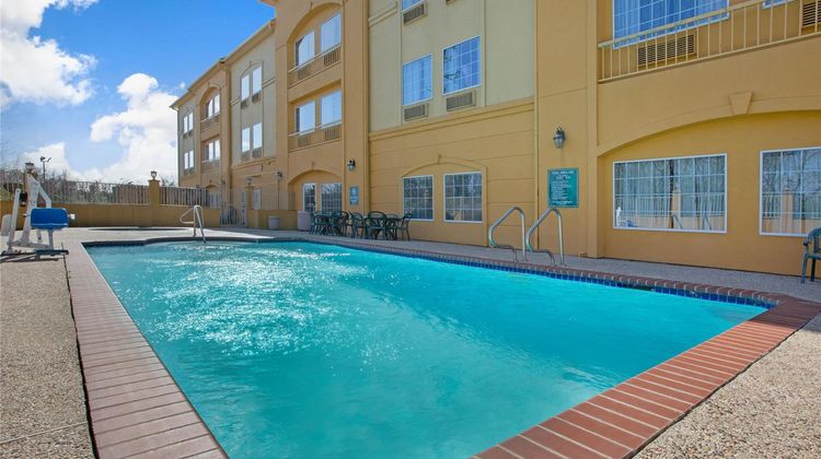 La Quinta Inn & Suites Pearland Pool