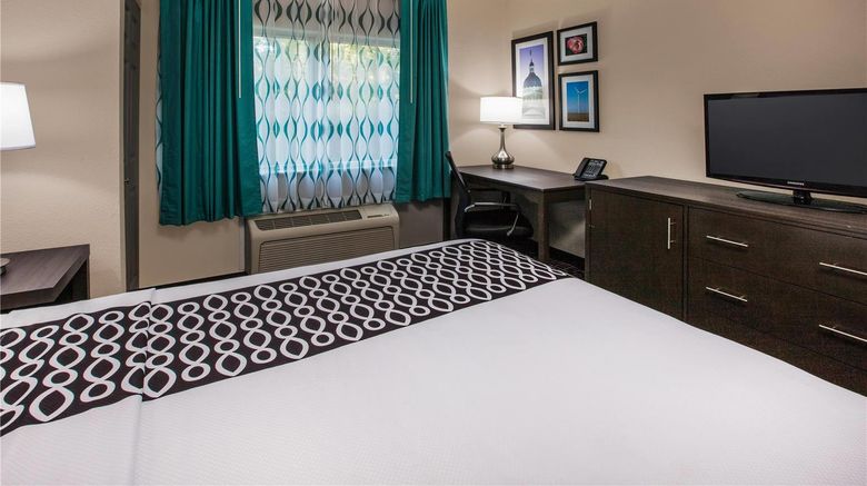 <b>La Quinta Inn Indianapolis N at Pyramids Room</b>. Images powered by <a href="https://iceportal.shijigroup.com/" title="IcePortal" target="_blank">IcePortal</a>.
