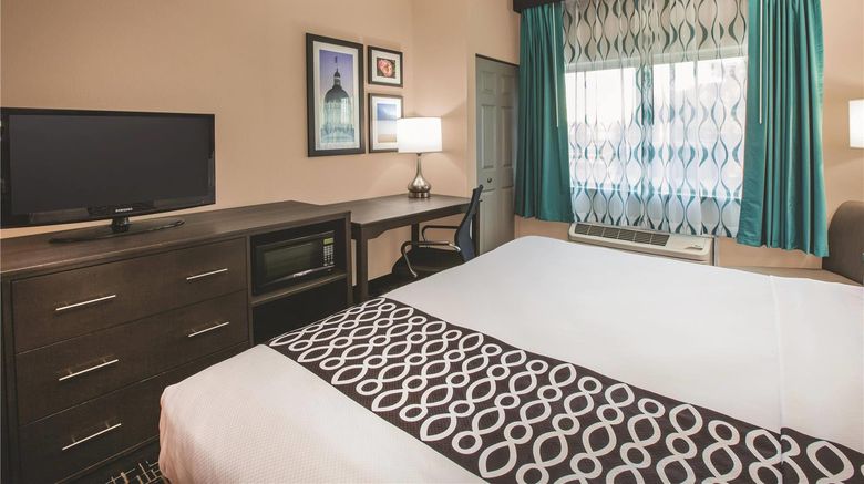 <b>La Quinta Inn Indianapolis N at Pyramids Room</b>. Images powered by <a href="https://iceportal.shijigroup.com/" title="IcePortal" target="_blank">IcePortal</a>.