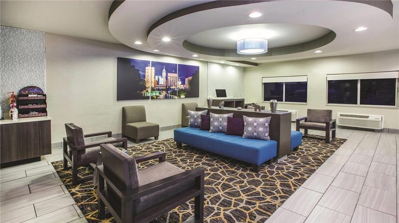 <b>La Quinta Inn Indianapolis N at Pyramids Lobby</b>. Images powered by <a href="https://iceportal.shijigroup.com/" title="IcePortal" target="_blank">IcePortal</a>.