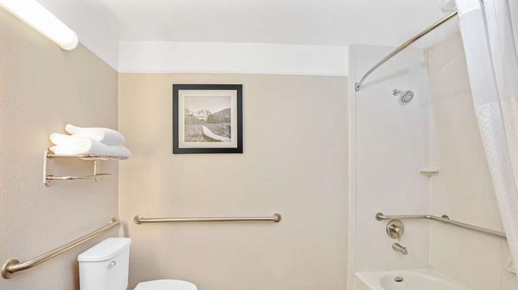 La Quinta Inn & Suites Modesto Salida Room