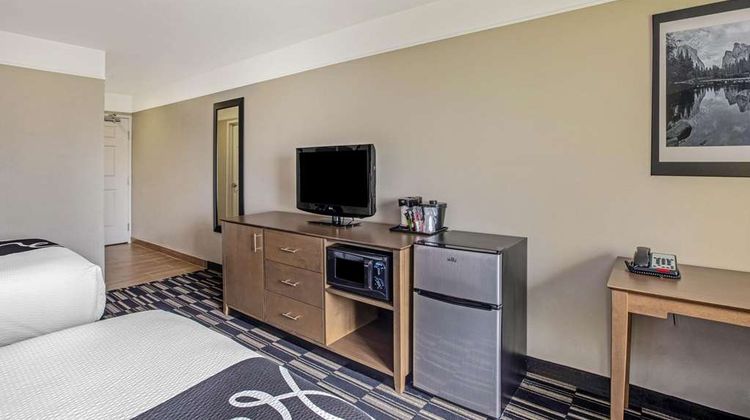 La Quinta Inn & Suites Modesto Salida Room