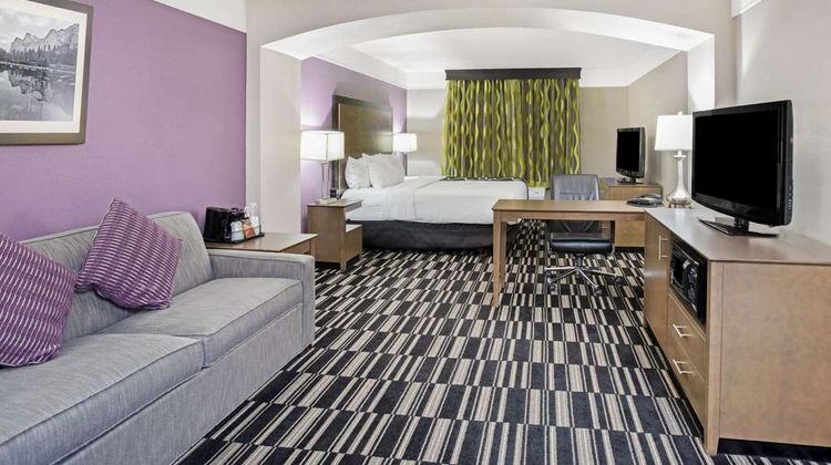 La Quinta Inn & Suites Modesto Salida Suite