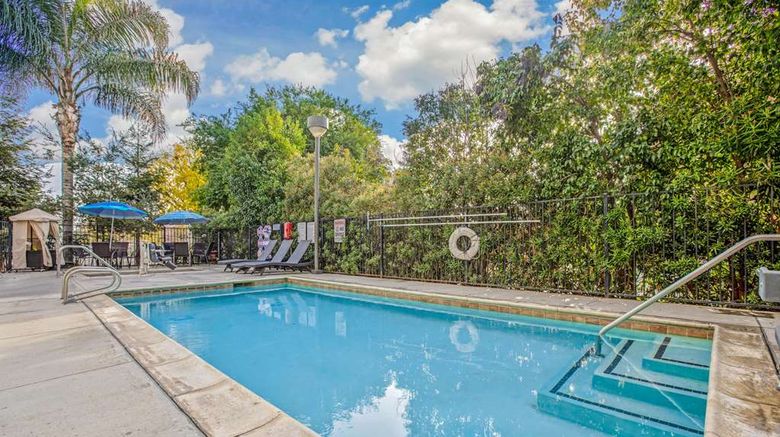 <b>La Quinta Inn & Suites Modesto Salida Pool</b>. Images powered by <a href="https://iceportal.shijigroup.com/" title="IcePortal" target="_blank">IcePortal</a>.