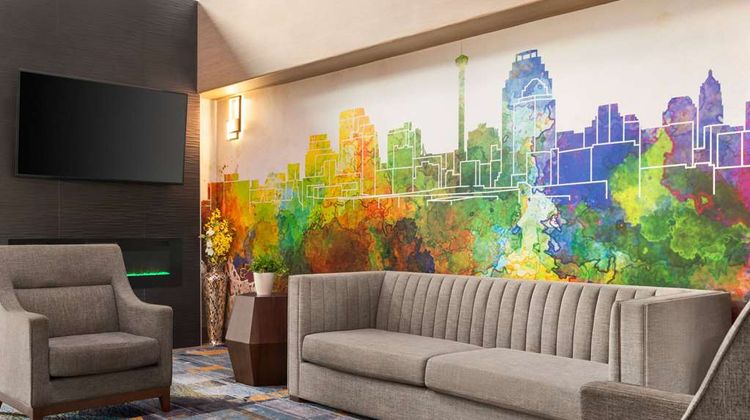 La Quinta Inn & Suites North Stone Oak Lobby