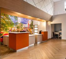 La Quinta Inn & Suites North Stone Oak Lobby