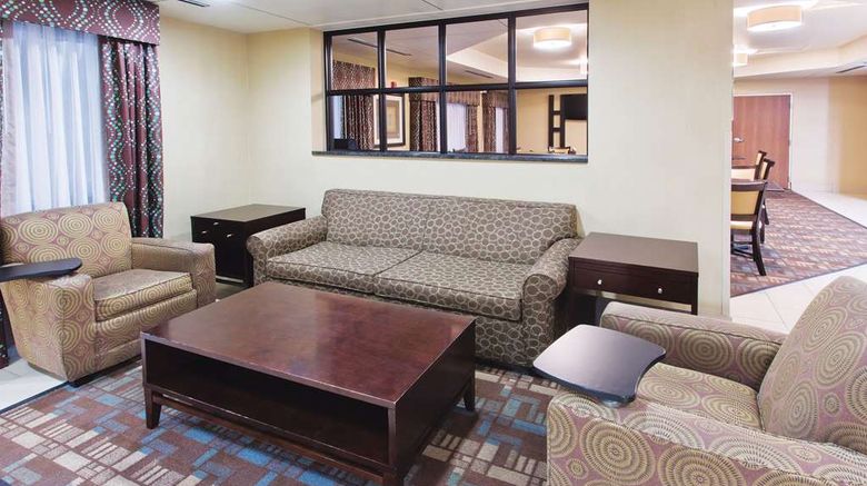 <b>La Quinta Inn Grove City Lobby</b>. Images powered by <a href="https://iceportal.shijigroup.com/" title="IcePortal" target="_blank">IcePortal</a>.