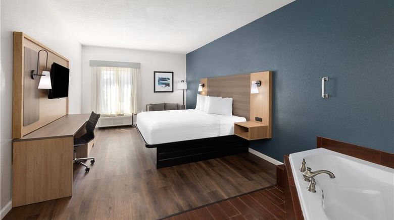 <b>Baymont by Wyndham Moss Point Suite</b>. Images powered by <a href="https://iceportal.shijigroup.com/" title="IcePortal" target="_blank">IcePortal</a>.