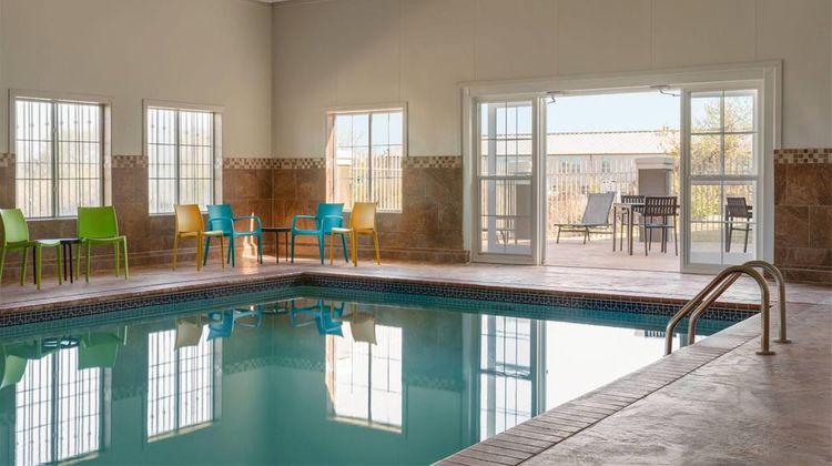 La Quinta Inn & Suites Shawnee Pool