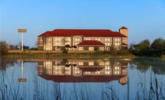 La Quinta Inn & Suites Shawnee