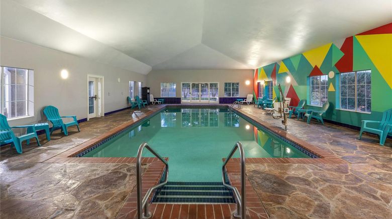 <b>La Quinta Inn & Suites- Moore Pool</b>. Images powered by <a href="https://iceportal.shijigroup.com/" title="IcePortal" target="_blank">IcePortal</a>.