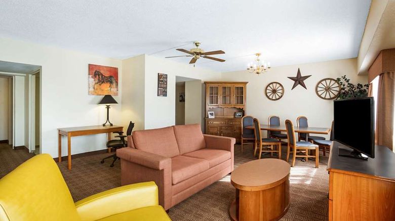 <b>La Quinta Inn Austin Capitol / Downtown Suite</b>. Images powered by <a href="https://iceportal.shijigroup.com/" title="IcePortal" target="_blank">IcePortal</a>.