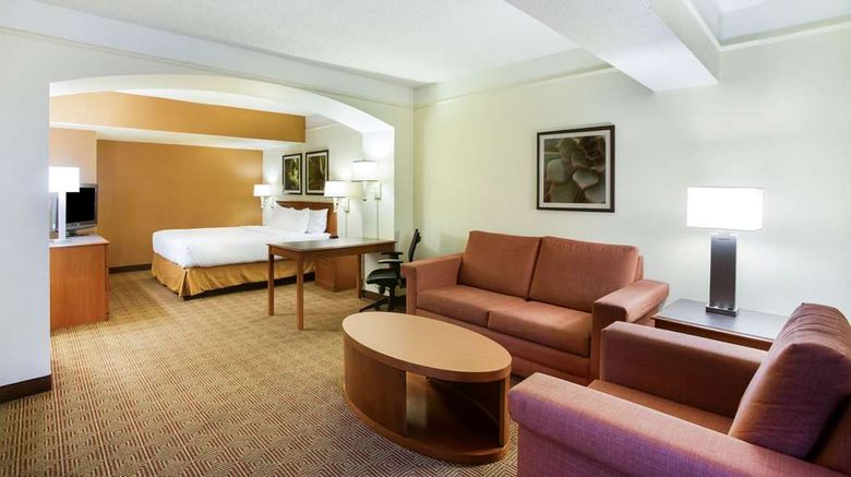 <b>La Quinta Inn Austin Capitol / Downtown Suite</b>. Images powered by <a href="https://iceportal.shijigroup.com/" title="IcePortal" target="_blank">IcePortal</a>.