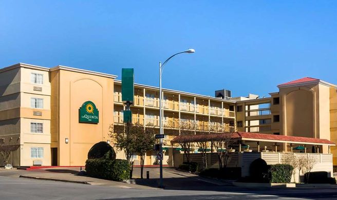 La Quinta Inn Austin Capitol / Downtown Exterior