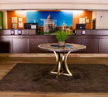La Quinta Inn Austin Capitol / Downtown Lobby