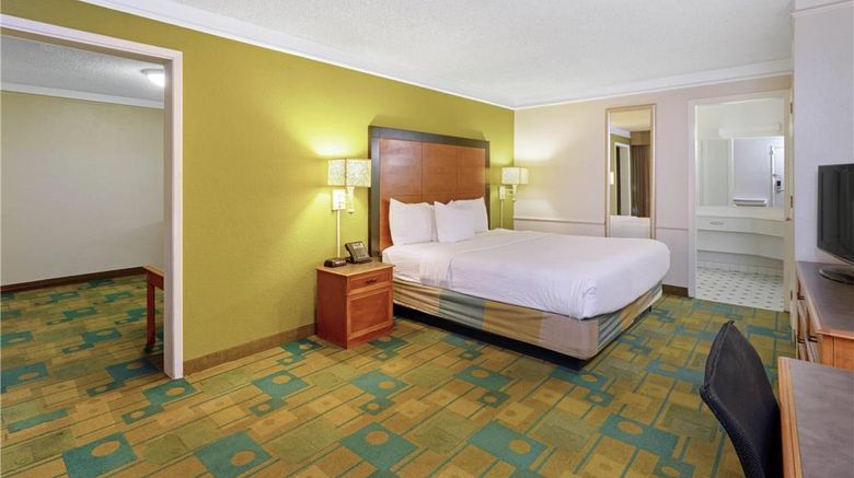 <b>Travelodge by Wyndham Phoenix North Suite</b>. Images powered by <a href="https://iceportal.shijigroup.com/" title="IcePortal" target="_blank">IcePortal</a>.