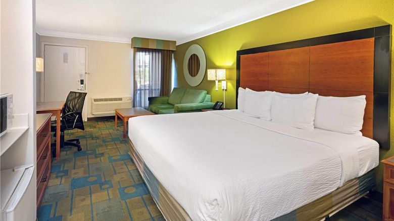 <b>Travelodge by Wyndham Phoenix North Suite</b>. Images powered by <a href="https://iceportal.shijigroup.com/" title="IcePortal" target="_blank">IcePortal</a>.
