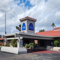 Travelodge by Wyndham Phoenix North