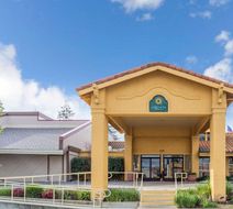 La Quinta Inn & Suites Redding Exterior