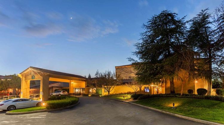 La Quinta Inn & Suites Redding Exterior