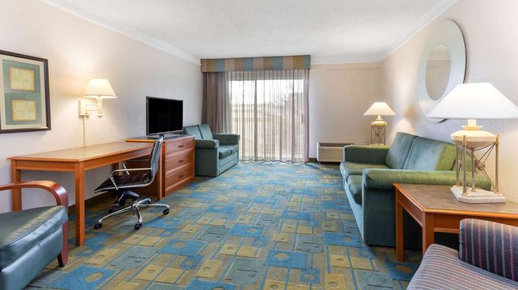 La Quinta Inn & Suites Redding Suite