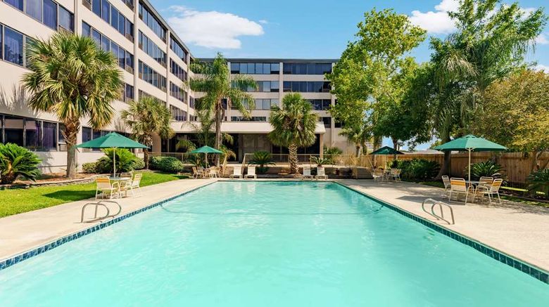 <b>La Quinta Inn New Orleans Airport Pool</b>. Images powered by <a href="https://iceportal.shijigroup.com/" title="IcePortal" target="_blank">IcePortal</a>.