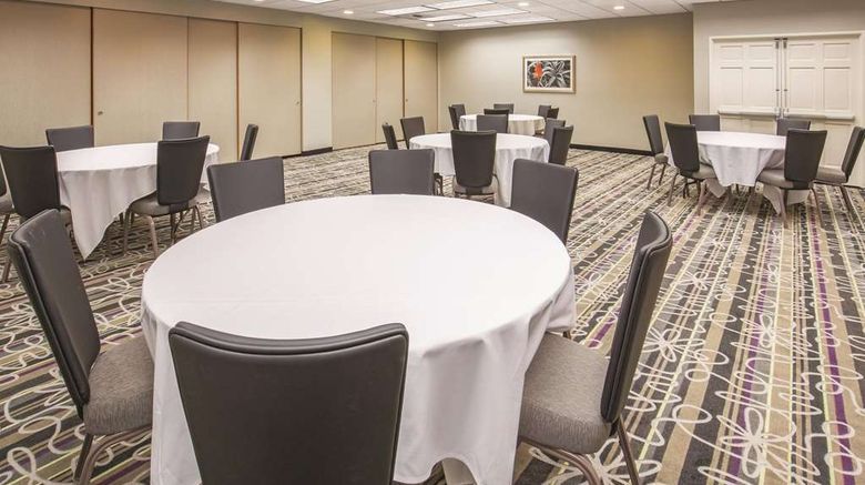 <b>Howard Johnson by Wyndham Sacramento Downtown Meeting</b>. Images powered by <a href="https://iceportal.shijigroup.com/" title="IcePortal" target="_blank">IcePortal</a>.