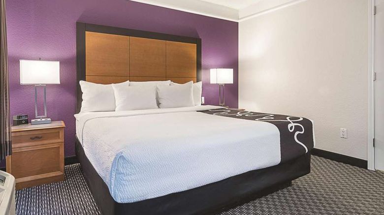 <b>Howard Johnson by Wyndham Sacramento Downtown Suite</b>. Images powered by <a href="https://iceportal.shijigroup.com/" title="IcePortal" target="_blank">IcePortal</a>.