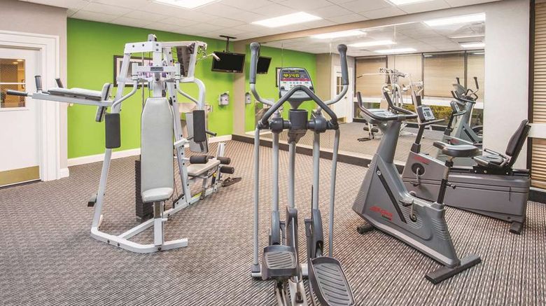 <b>Howard Johnson by Wyndham Sacramento Downtown Health</b>. Images powered by <a href="https://iceportal.shijigroup.com/" title="IcePortal" target="_blank">IcePortal</a>.