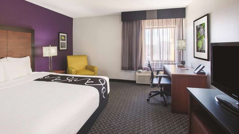 <b>Howard Johnson by Wyndham Sacramento Downtown Room</b>. Images powered by <a href="https://iceportal.shijigroup.com/" title="IcePortal" target="_blank">IcePortal</a>.