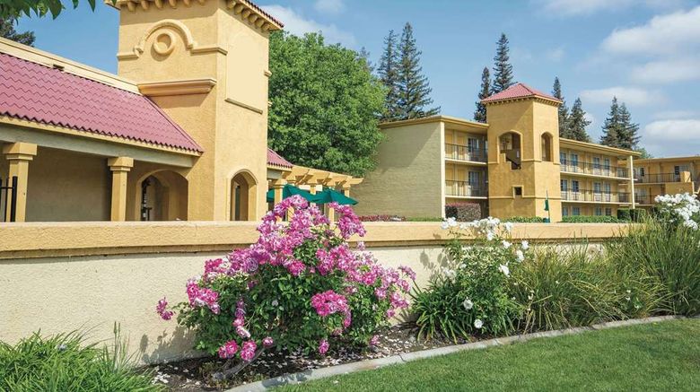 <b>Howard Johnson by Wyndham Sacramento Downtown Exterior</b>. Images powered by <a href="https://iceportal.shijigroup.com/" title="IcePortal" target="_blank">IcePortal</a>.