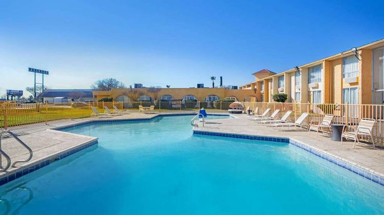 Days Inn by Wyndham Del Rio Pool