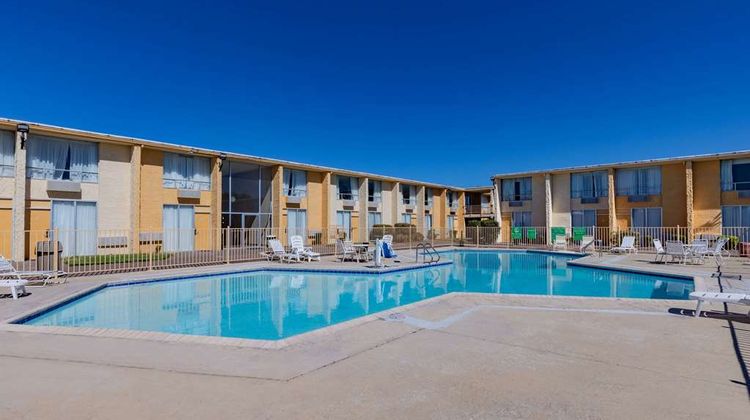 Days Inn by Wyndham Del Rio Pool