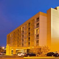 La Quinta Inn & Suites Nashville Arpt