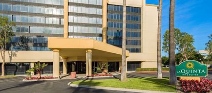 La Quinta Inn & Suites Buena Park Exterior