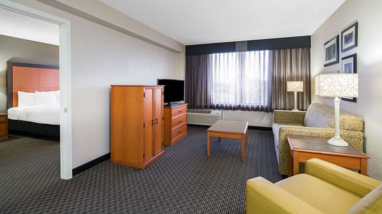 La Quinta Inn & Suites Buena Park Suite