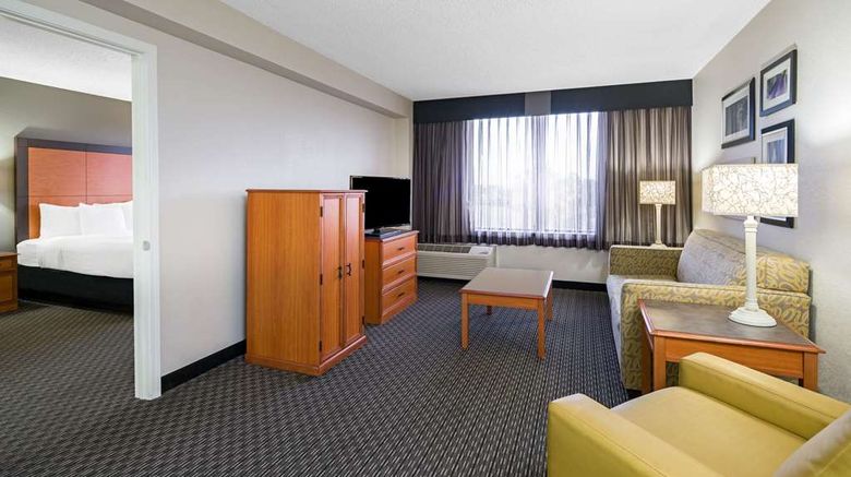 <b>La Quinta Inn & Suites Buena Park Suite</b>. Images powered by <a href="https://iceportal.shijigroup.com/" title="IcePortal" target="_blank">IcePortal</a>.