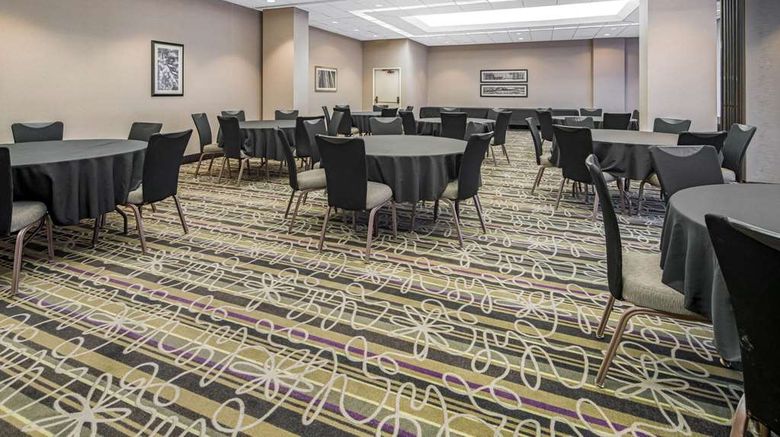 <b>La Quinta Inn & Suites Buena Park Meeting</b>. Images powered by <a href="https://iceportal.shijigroup.com/" title="IcePortal" target="_blank">IcePortal</a>.