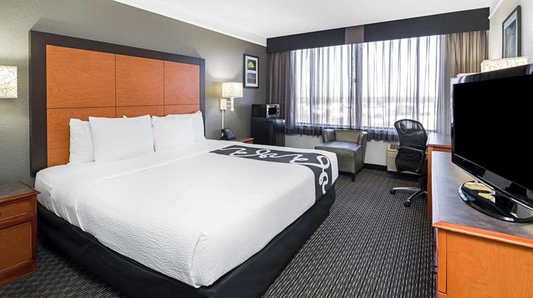 La Quinta Inn & Suites Buena Park Room