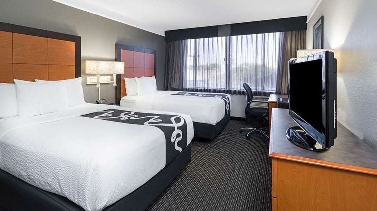 La Quinta Inn & Suites Buena Park Room