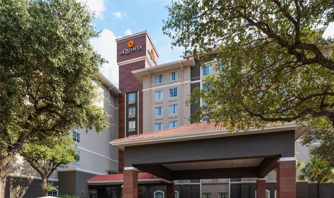 La Quinta Inn-Suites San Antonio Airport Exterior