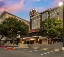 La Quinta Inn-Suites San Antonio Airport Exterior