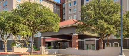 La Quinta Inn-Suites San Antonio Airport Exterior