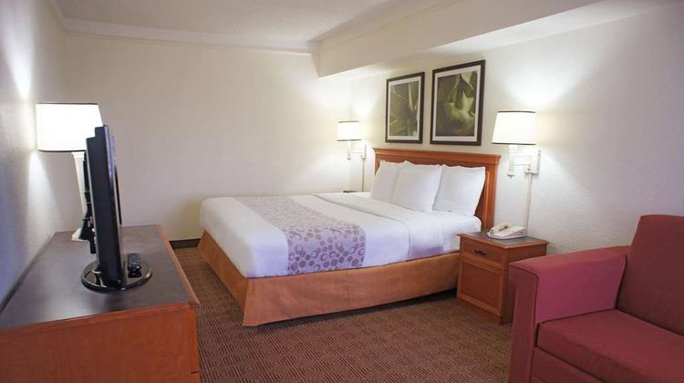 La Quinta Inn & Suites Coral Springs Suite