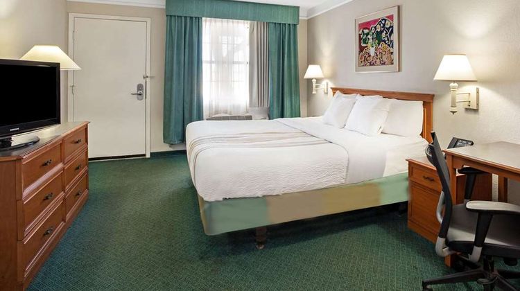 Baymont Inn Fort Stockton Room